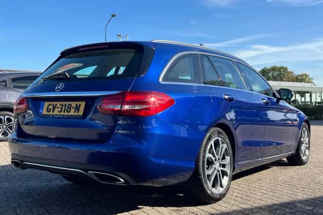 Mercedes-Benz C-Klasse (2015) thumbnail 2
