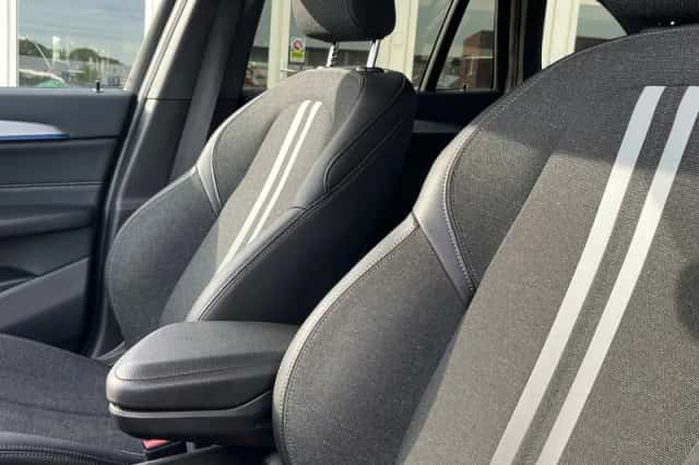 BMW X1 (2022) thumbnail 6