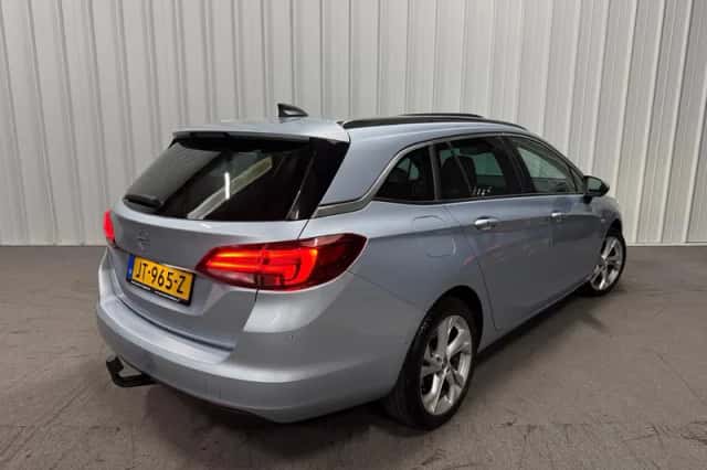 Opel Astra (2016) thumbnail 2