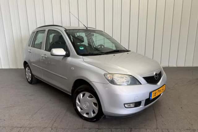 Mazda 2 (2004) thumbnail 1