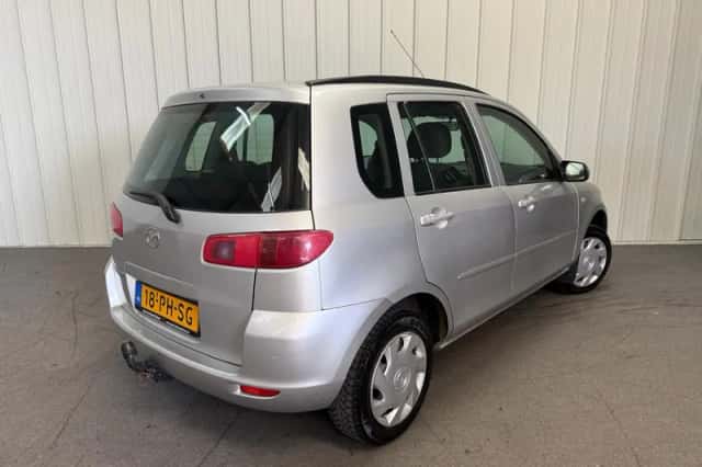 Mazda 2 (2004) thumbnail 2
