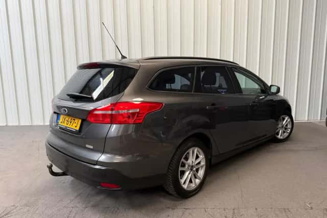 Ford Focus (2016) thumbnail 2