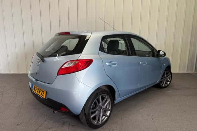 Mazda 2 (2007) thumbnail 2