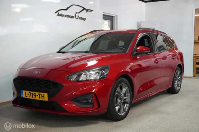 Ford Focus (2020) thumbnail 3