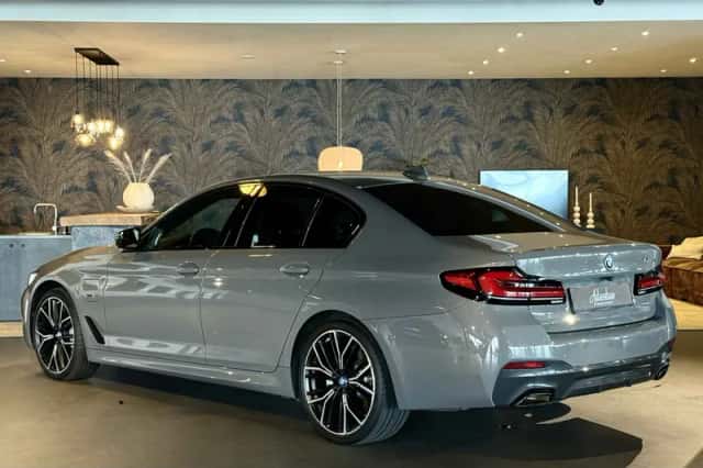 BMW 5-Serie (2021) thumbnail 3