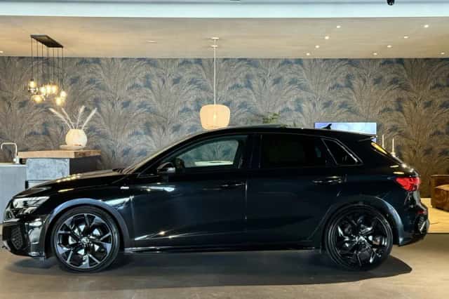 Audi A3 (2022) thumbnail 2