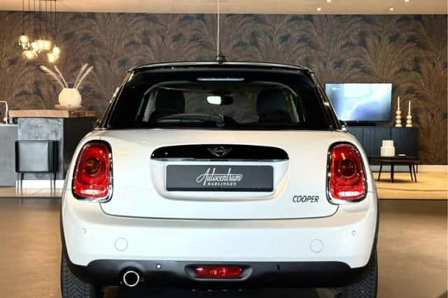 MINI Cooper (2021) thumbnail 4