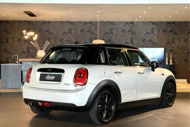 MINI Cooper (2021) thumbnail 5