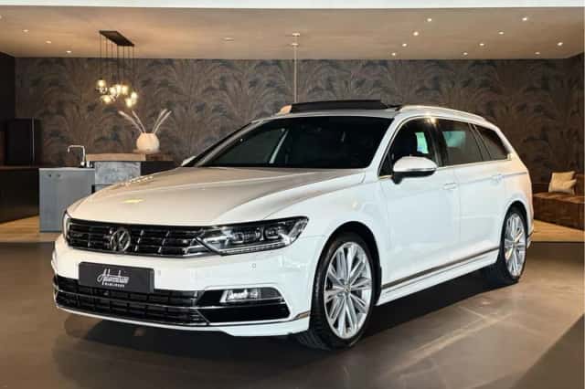 Volkswagen Passat (2019) thumbnail 1