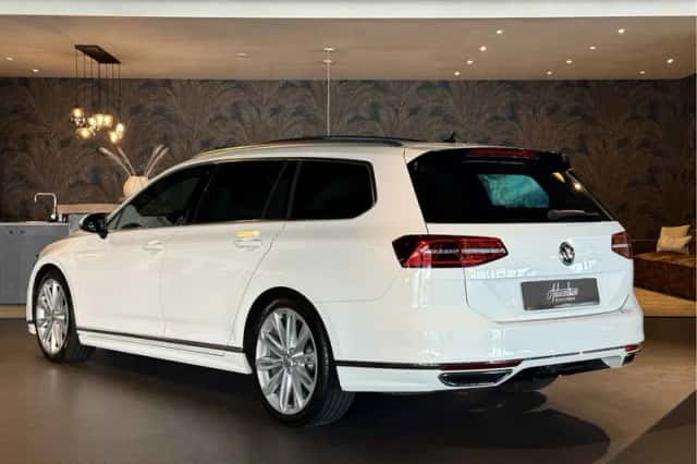 Volkswagen Passat (2019) thumbnail 3