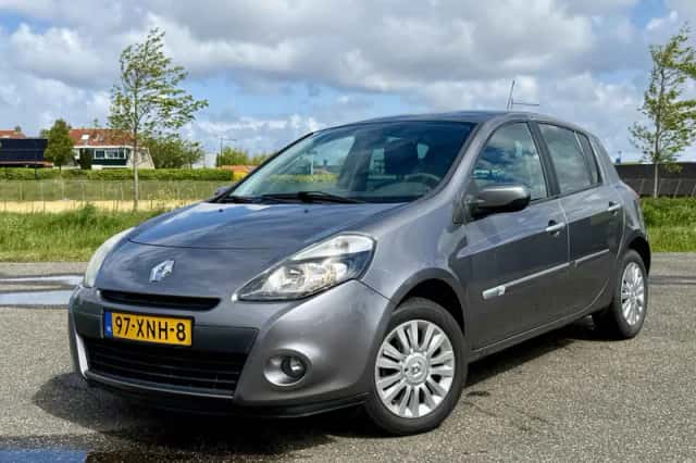 Renault Clio (2012) thumbnail 1