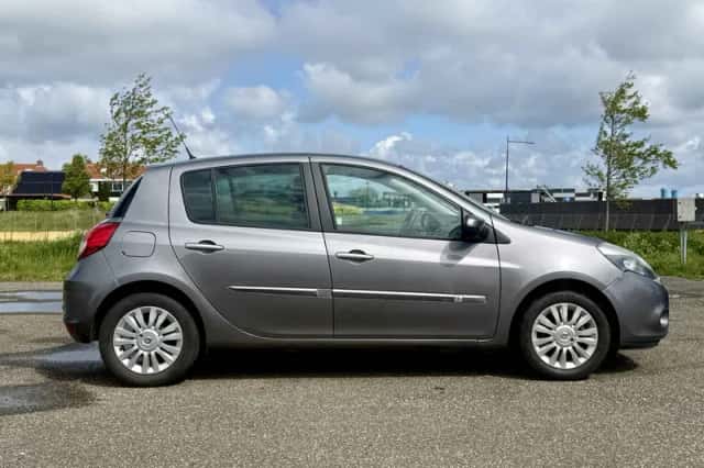 Renault Clio (2012) thumbnail 6