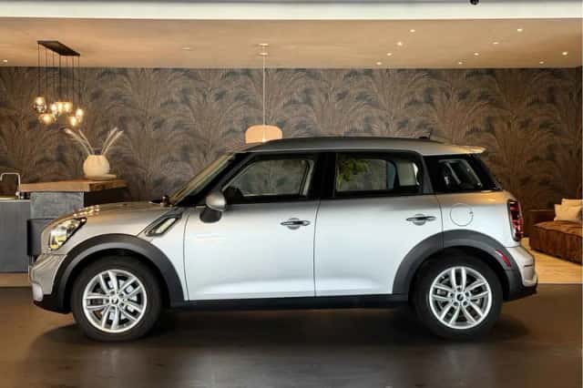 MINI Countryman (2014) thumbnail 2