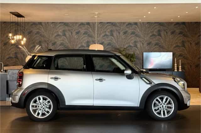 MINI Countryman (2014) thumbnail 6