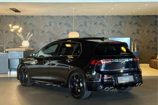 Volkswagen Golf (2021) thumbnail 3