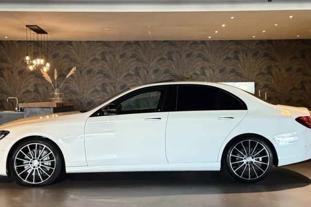 Mercedes-Benz E-Klasse (2016) thumbnail 2