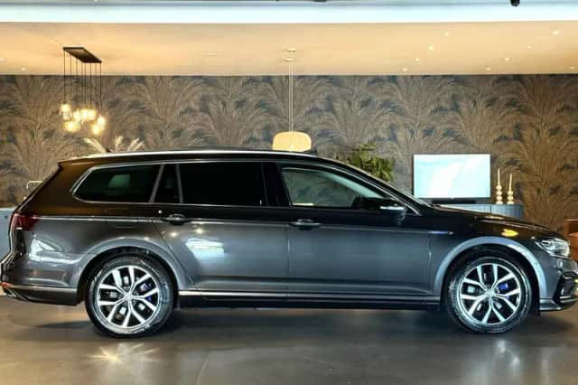 Volkswagen Passat (2020) thumbnail 6