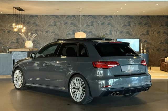 Audi S3 (2017) thumbnail 3