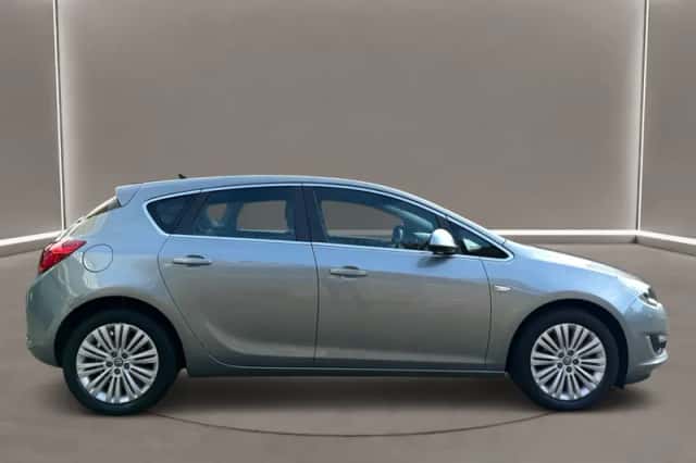 Opel Astra (2013) thumbnail 4