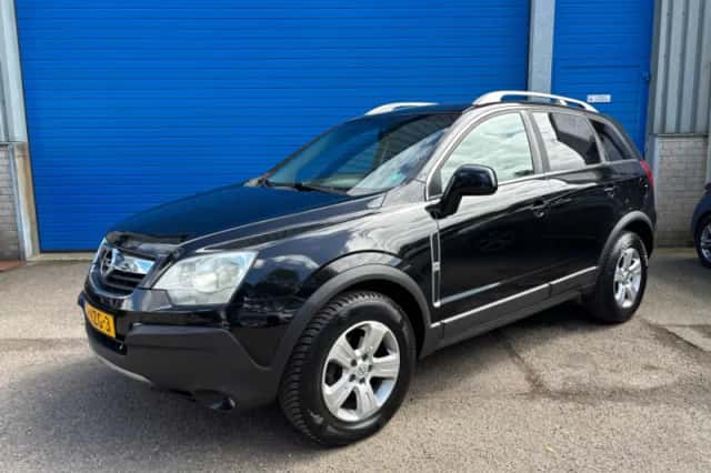 Opel Antara (2009) thumbnail 2