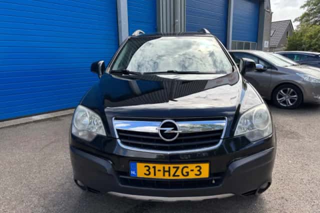 Opel Antara (2009) thumbnail 3
