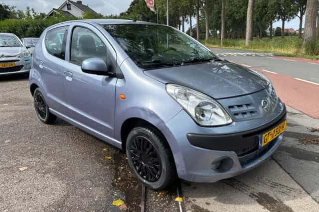 Nissan Pixo (2009) thumbnail 3