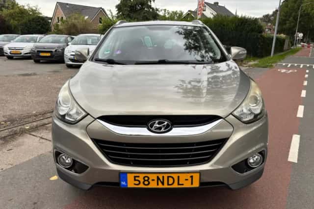 Hyundai ix35 (2010) thumbnail 2