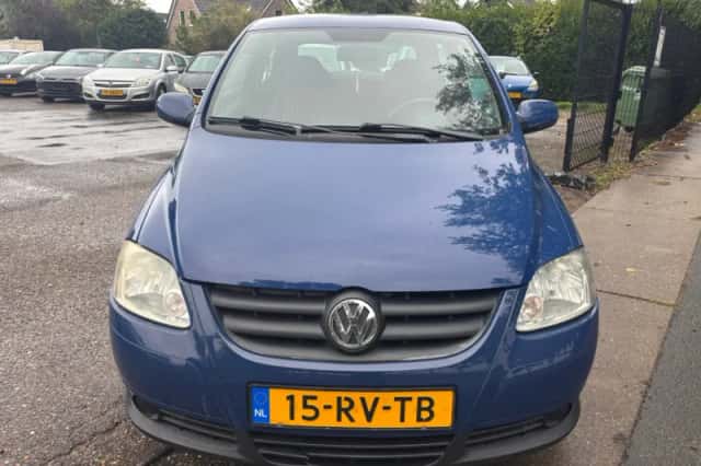 Volkswagen Fox (2005) thumbnail 2