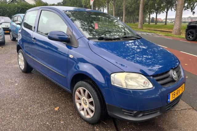 Volkswagen Fox (2005) thumbnail 3