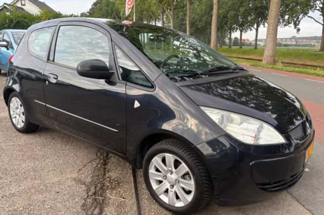 Mitsubishi Colt (2007) thumbnail 3