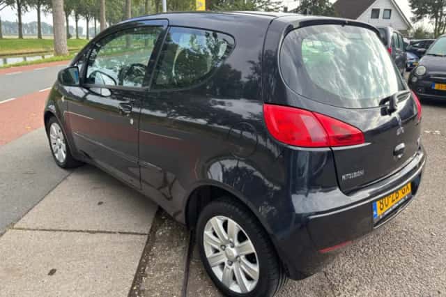 Mitsubishi Colt (2007) thumbnail 6