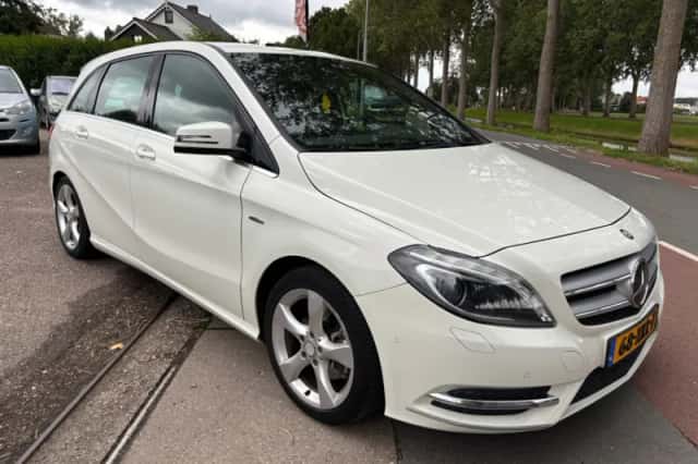 Mercedes-Benz B-Klasse (2012) thumbnail 3