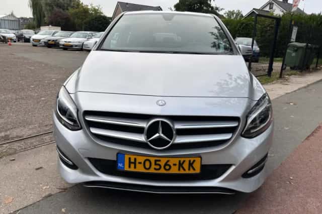 Mercedes-Benz B-Klasse (2016) thumbnail 2