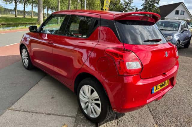 Suzuki Swift (2019) thumbnail 6