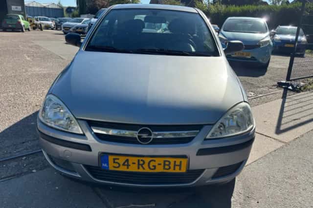 Opel Corsa (2005) thumbnail 2