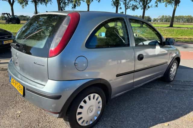 Opel Corsa (2005) thumbnail 4