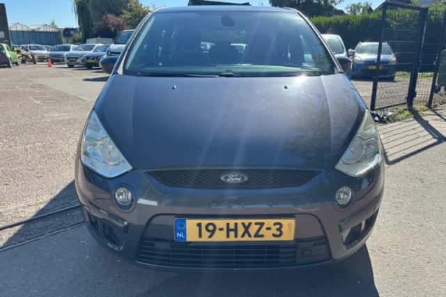 Ford S-Max (2009) thumbnail 2