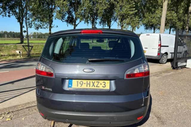 Ford S-Max (2009) thumbnail 5