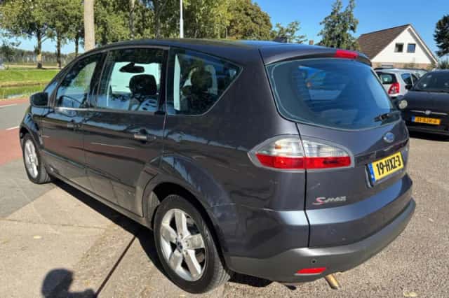 Ford S-Max (2009) thumbnail 6