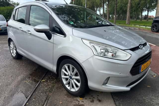 Ford B-Max (2015) thumbnail 3