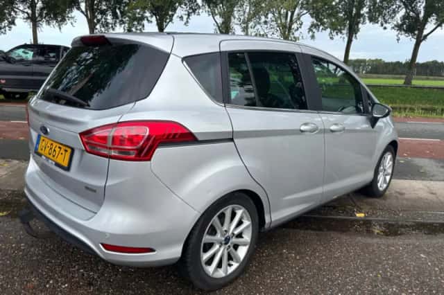 Ford B-Max (2015) thumbnail 4