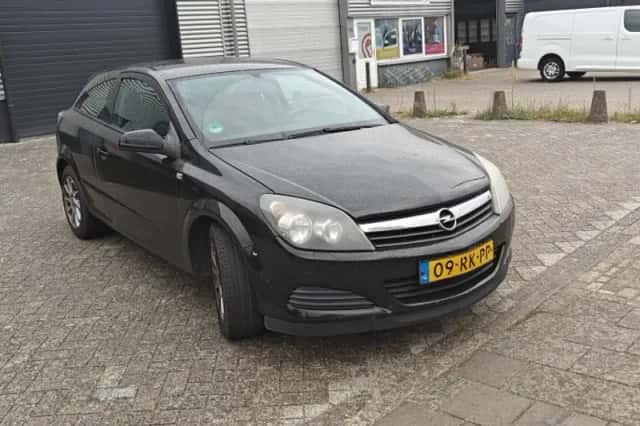 Opel Astra (2005) thumbnail 2