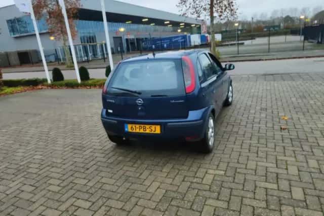 Opel Corsa (2004) thumbnail 6