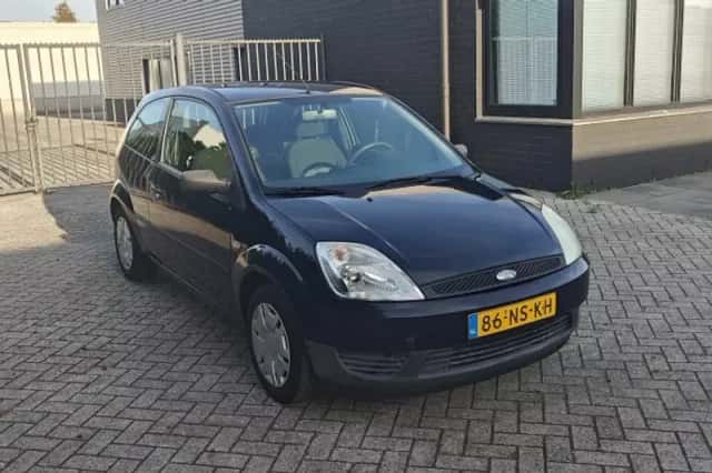 Ford Fiesta (2004) thumbnail 2