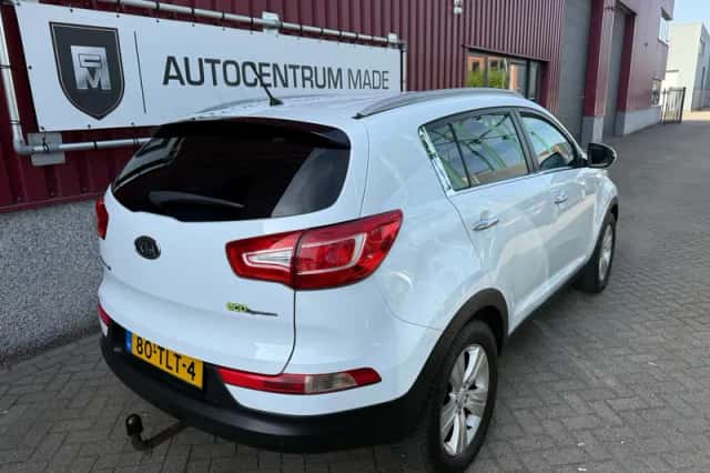 Kia Sportage (2012) thumbnail 4