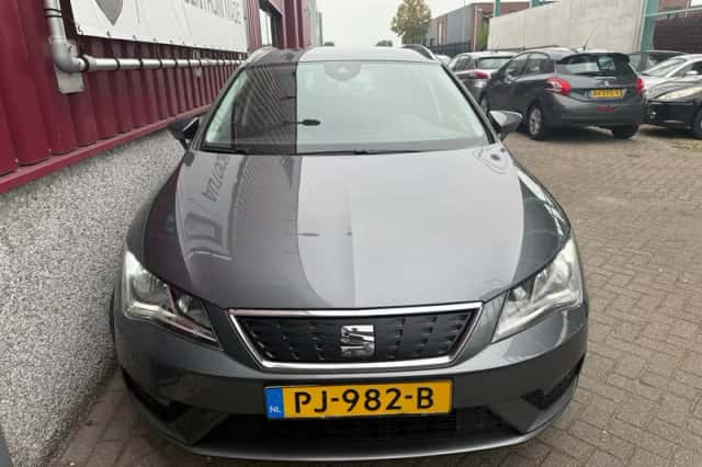 SEAT Leon (2017) thumbnail 2