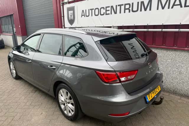 SEAT Leon (2017) thumbnail 4