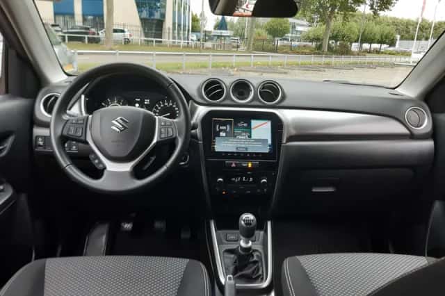 Suzuki Vitara (2024) thumbnail 3