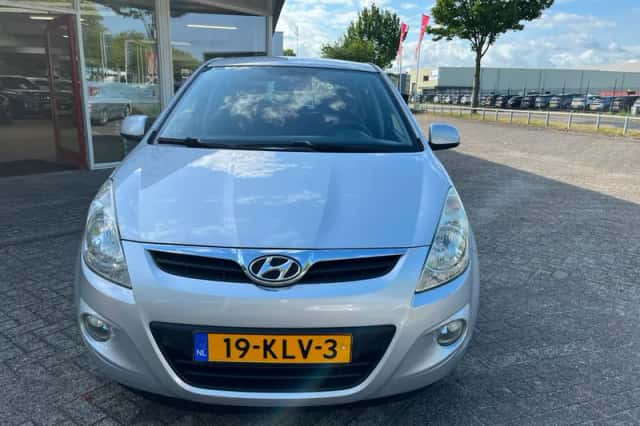 Hyundai i20 (2010) thumbnail 2