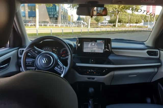 Suzuki Swift (2025) thumbnail 3